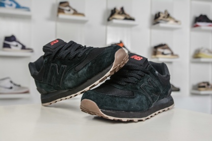 New Balance NB574 低幫復古休閒慢跑鞋 
貨號：U5748HM
Size：36-45