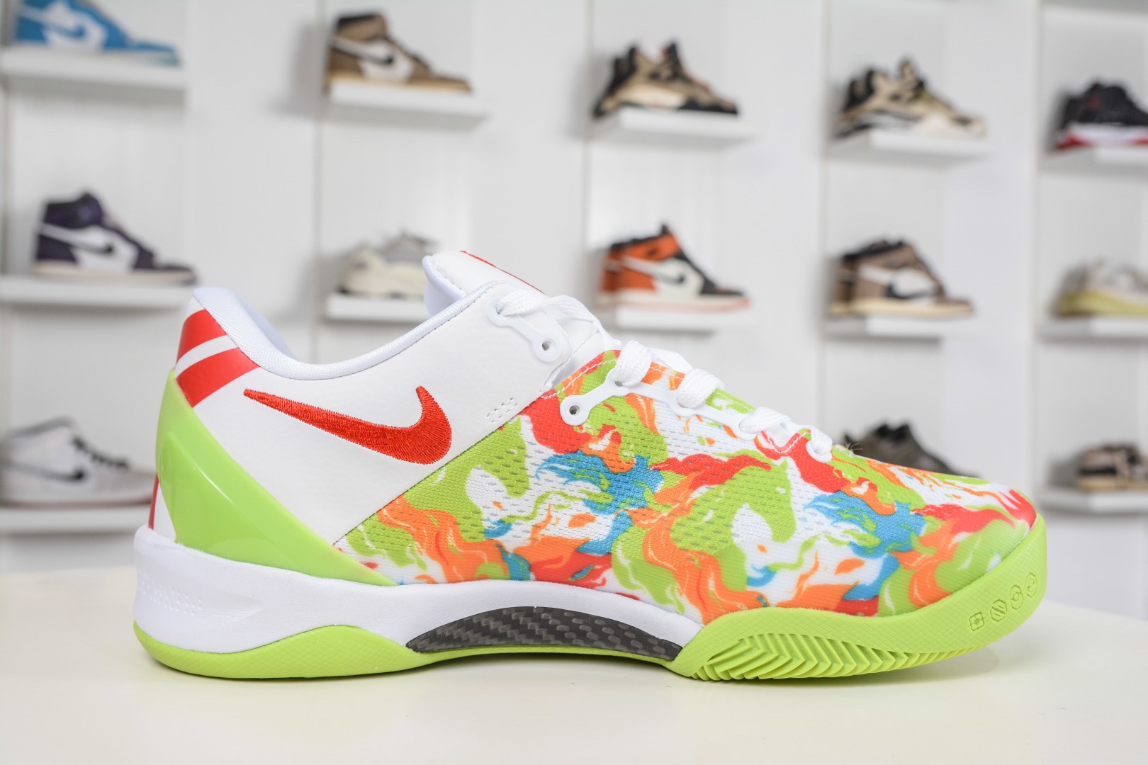 Nike Zoom Kobe VIII 馬年限定 CNY新年款 低幫復刻實戰運動低幫文化籃球鞋 內置元年緩震氣墊 
貨號: HF2793 007
Size：38 38.5 39 40 40.5 41 42 42.5 43 44 44.5 45 46