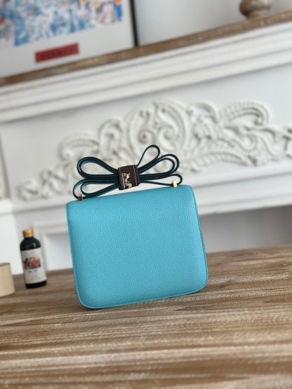 康康  空姐包  
constance  19cm  
epsom掌紋小牛皮  半收工  蠟線縫製