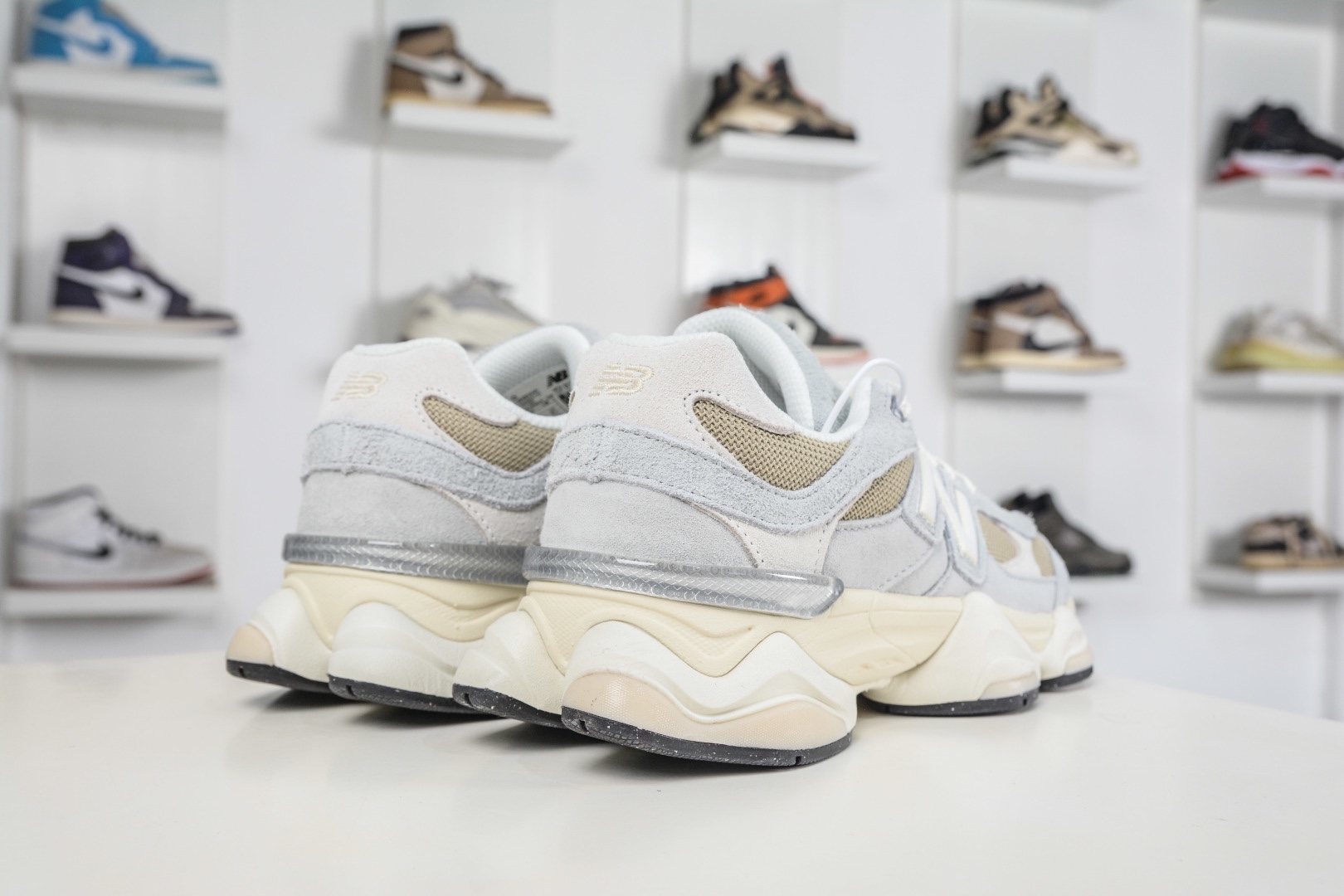 新百倫New Balance NB9060 米灰色 U9060440 
Size：36 37 37.5 38 38.5 39 40 40.5 41 42 42.5 43 44 45 45.5 46.5