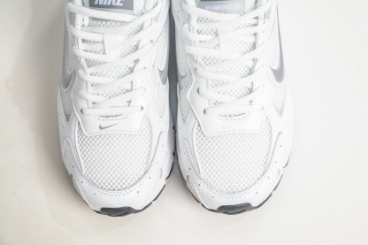 NK Air Zoom Vomero 20 經典復古潮流運動跑鞋 
貨號：HF0735 006
SIZE：36 36.5 37.5 38 38.5 39 40 40.5 41 42 42.5 43 44 45