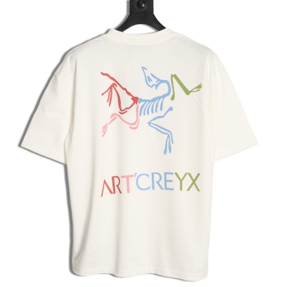 Ayc`Teryx  始祖鳥 字母LOGO彩繪漸變短袖
高端32s雙紗280克面料
重磅面料 定制拉架羅紋同缸同染 三標齊全 男女同款 
T 尺碼：S M L