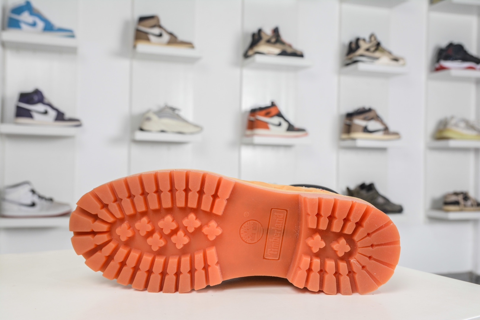 Supreme x Timberland 6 Inch Leather Boots"Black"添柏嵐經典戶外 
貨號: TB 010061 713
尺碼 39 39.5 40 41 41.5 42 43 44 45