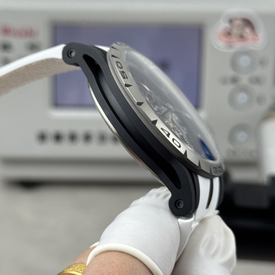 NEW-羅傑杜彼鈦金屬陀飛輪！型號RDDBEX0549腕表/直徑45mm/厚度13.5毫米 /全鏤空海鷗定制RD505S手動上鏈機芯，鈦合金表殼與原裝同步/儲能動力長達50小時。