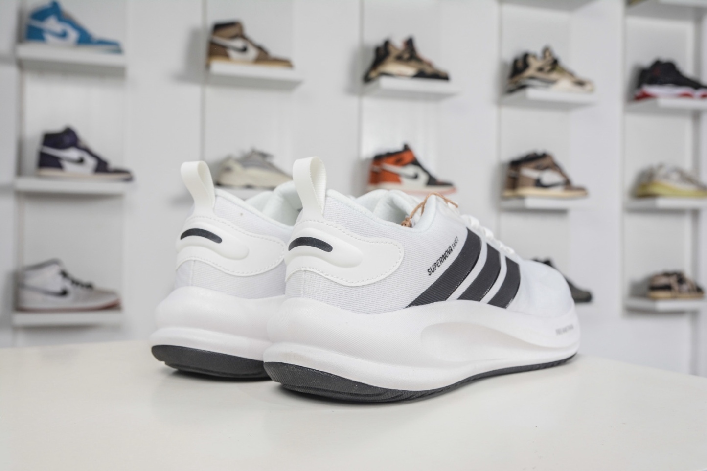 阿迪達斯 領航系列 Adidas Supernova EASE 2 W 馬拉松專業賽事休閒運動跑步鞋 
貨號: JQ4254
尺碼: 40 40.5 41 42 42.5 43 44 44.5 45