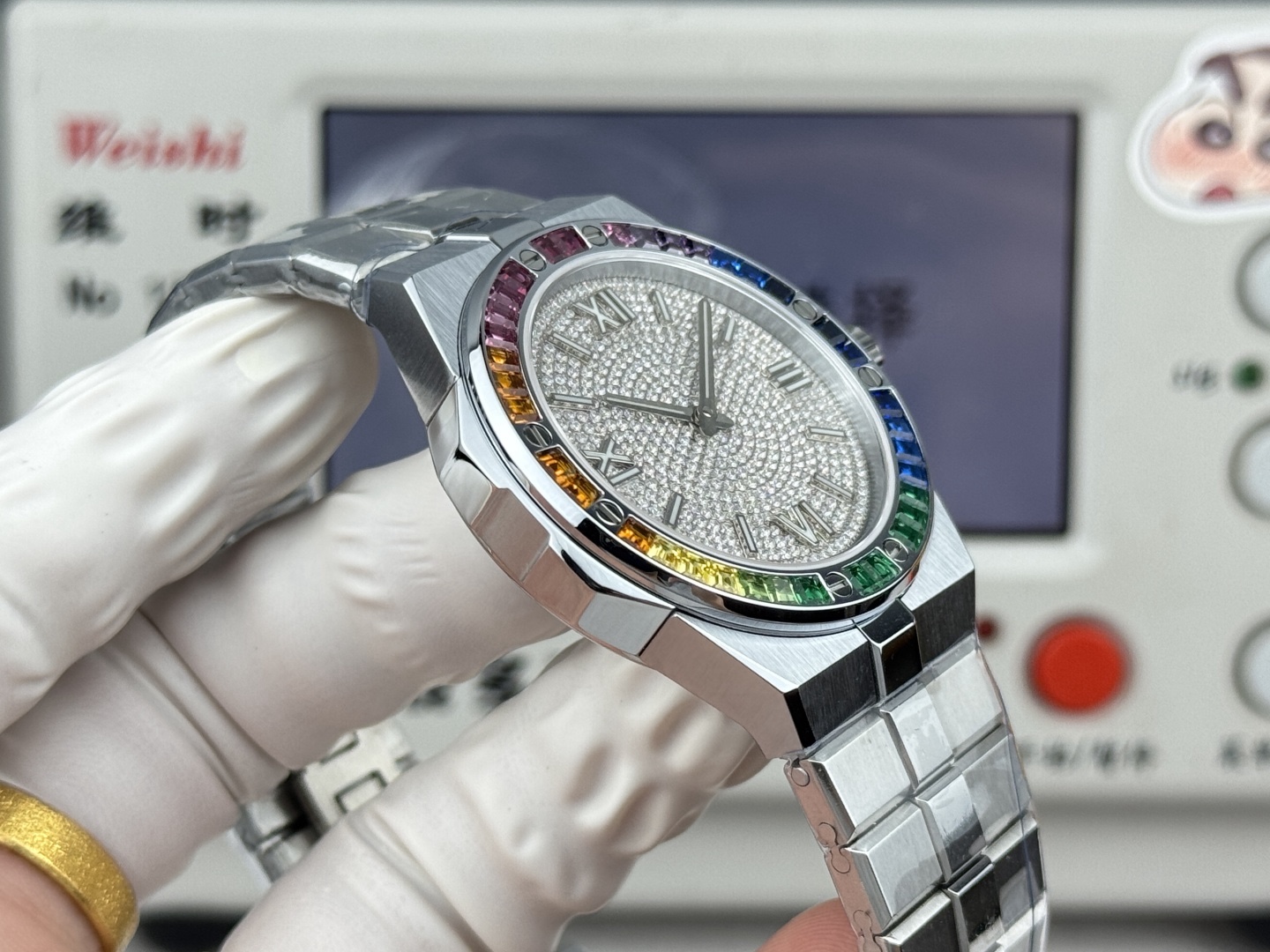 Factory 獨家力作👍
蕭邦AlpineEagle雪山傲翼系列
🌈彩T鑽🌟變色龍🦎滿天星✨限量款及隱藏款首推
如炬目光，比擬暗夜星芒⛰️於山川湖海間🌊洞見紳士願景與磅礡未來👔
尺寸：原裝一致41mmX9.7mm
機芯：9015改Chopard 01.01-c
錶鏈：獨家原版開模金磚型鏈節一體式錶鏈
岩石紋錶盤，鍍銠羅馬數字，時針及分針時標均覆以Super-LumiNova® X1級螢光塗層
致獻當代“雄鷹”，志存高遠之人在日常生活中超邁群倫，其視野啓迪人心、昇華情志。憑借遠見和決心，