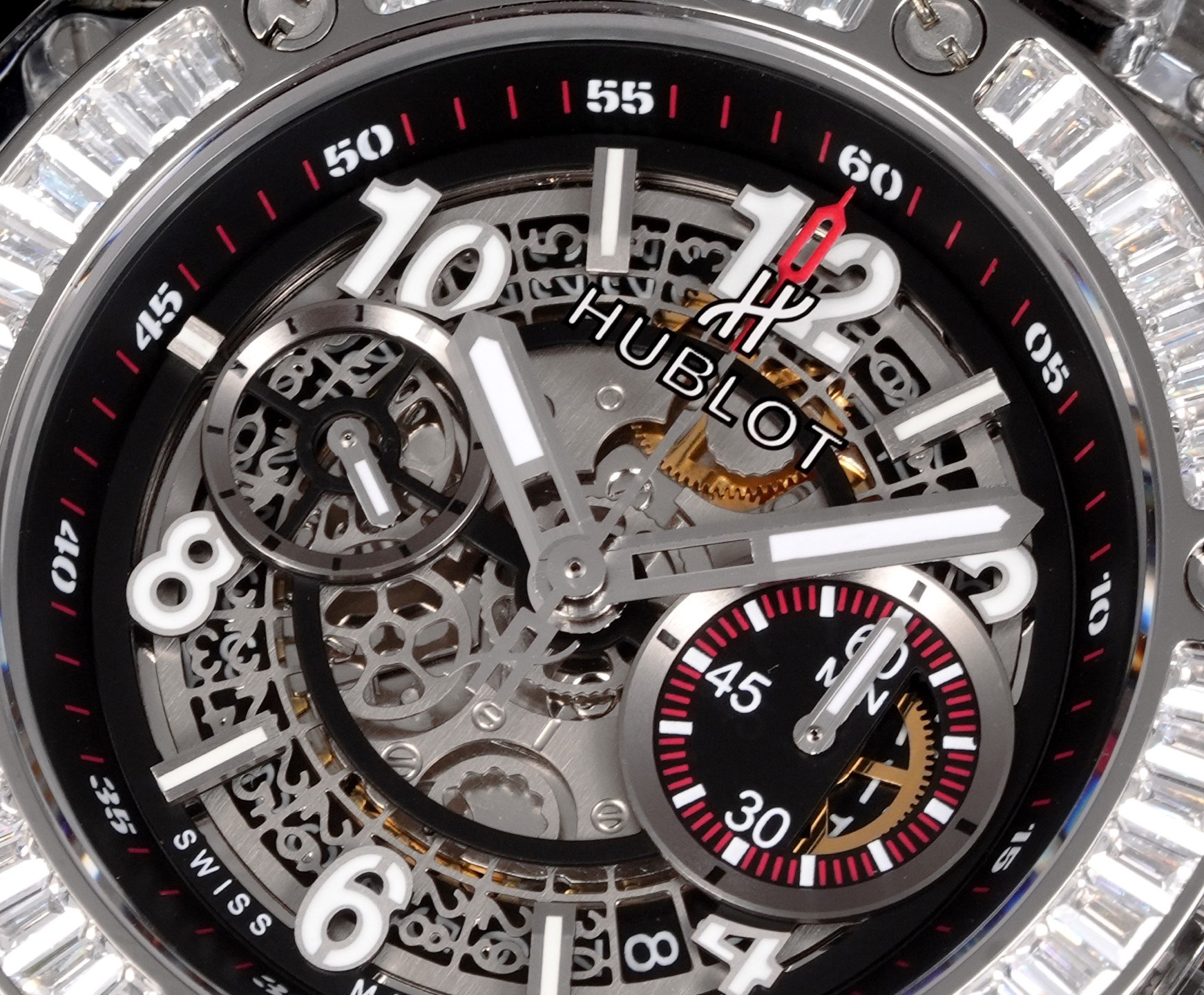 HBF  FACTORY 恆寶HUBLOT 宇舶表年度最佳復刻作品——宇舶BIG BANG系列411.JX.4802.RT“全透明腕表”
【精彩細節】1.還原正品錶盤後龍飛鳳舞的鏤空佈局，2.採用與原裝同樣的丙烯酸有機玻璃極致克隆——完成不可能完成的任務。該材質不僅硬度高，且具有抗鑫腐蝕，耐磨損等卓越物理特性。
【機芯功能】腕表直徑45mm。採用增強版計時7750機芯改原裝HUB.1242型芯，實現所有功能吻合正裝。
【精益求精】全力以赴，層層把關，在保證完美“透視感官”的同時，竭心盡力還原正品