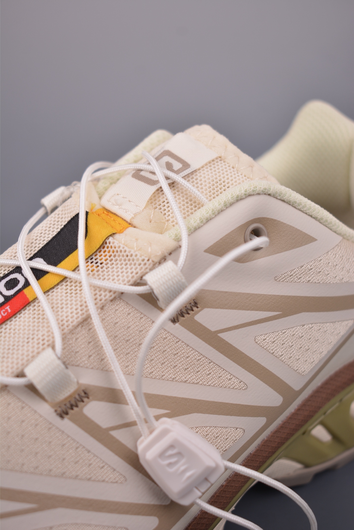 -薩洛蒙 Salomon XT 
QUEST GTX 探索者系列 
潮流越野機能戶外休閒運動跑步鞋
官方貨號: 4784782722
尺碼：36 36.5 37 38 38.5 39 40 40.5 41.5 42 42.5 43 44 44.5 45