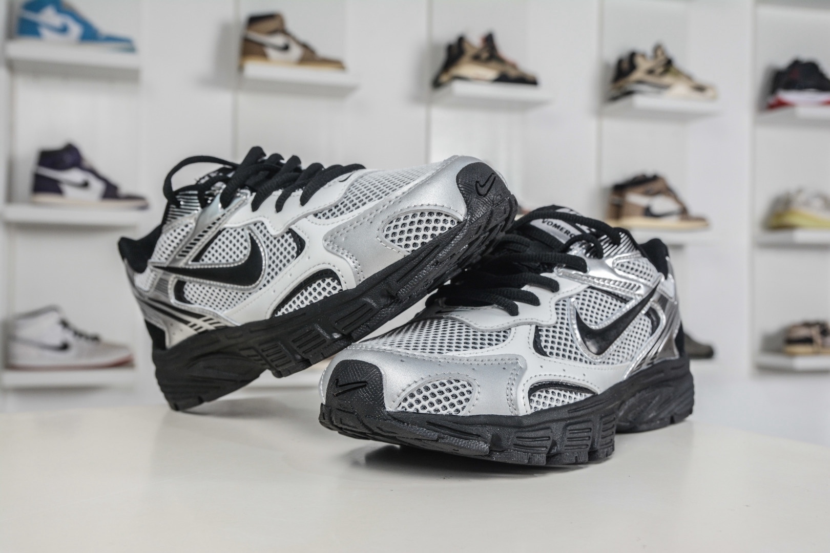 NK Air Zoom Vomero 20 經典復古潮流運動跑鞋 
貨號：HM0829 111
SIZE：36 36.5 37.5 38 38.5 39 40 40.5 41 42 42.5 43 44 45