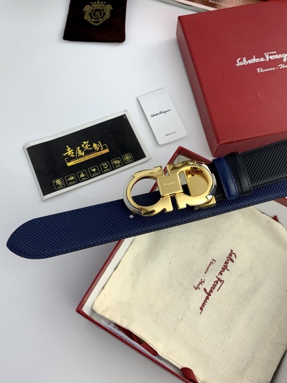 〖F家〗這款皮帶採用雙面小牛皮，搭配新款純銅扣，打造高雅考究的造型。寬3.5cm，長度可調節，達到量身定制般的修身效果。