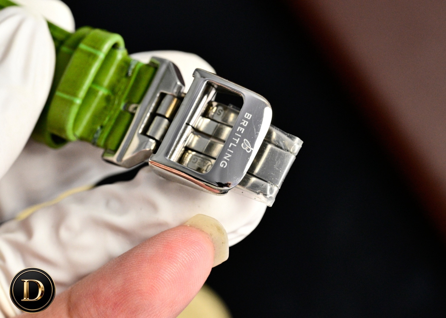 百年靈新款橫空出世（推出新高度）
全新百年靈機械計時腕表-南海膠囊系列
(chronometer Automatic 36mm)特別版
1⃣️現代復古風格讓您在人群中脫穎而出，打破沈悶，有溫度又不失浪漫！
2⃣️這款優雅的現代復古靈感腕表適合想在人群脫穎而出的女士。（男士也可佩戴，膠囊系列市面最薄的中性款。）
3⃣️融合優異性能和造型美感，時尚而優雅，適合各種場合，多種金屬表殼可供選擇，同時也有鑲嵌彩色寶石鑽，從炫酷的精鋼材百搭雙色間金乃至豪華紅金，一應俱全，時標和多姿多彩錶盤。
