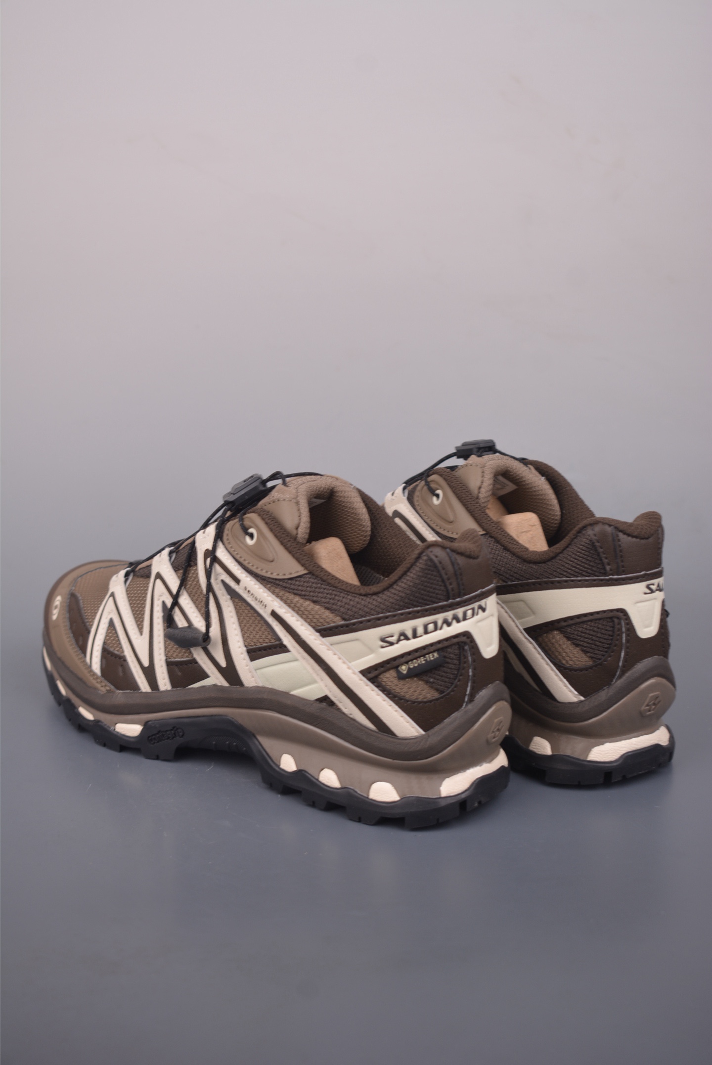 薩洛蒙 Salomon XT-Quest GTX ATHR 薩洛蒙復古潮流戶外機能登山跑鞋
官方貨號: 473058 
尺碼：36 37.5 38 38.5 39 40 40.5 41 42 42.5 43 44 44.5 45 46
