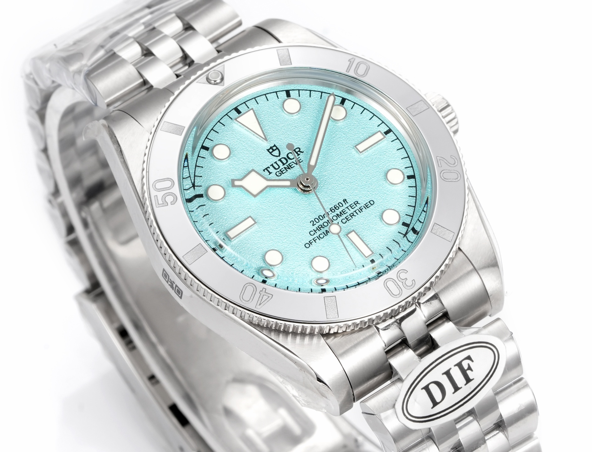 DIF 最強副本 
DIF隆重推出帝舵碧灣54型M79000N腕表，
37mm表殼貼合手腕，佩戴舒適，啞光錶盤簡約大氣，質感細膩，無日曆設計化繁為簡，回歸純粹讀時體驗，以純粹精神和現代表達方式，向1954年問世的品牌首款潛水表-7922型獻上最真誠的敬意！
DIF匠工精神 整表配備導角精磨不拉手 注重細節 質感無敵 搭載丹東定制一檔機芯 日誤差僅3-5秒幾乎0反修 超穩定！
錶帶均為CNC通體成型拉絲工藝錶帶 非小廠組裝片！配備帝舵表“T-fit”表扣 可滑軌微調
超強瑞士夜光刻度 盤面字體油壓立體