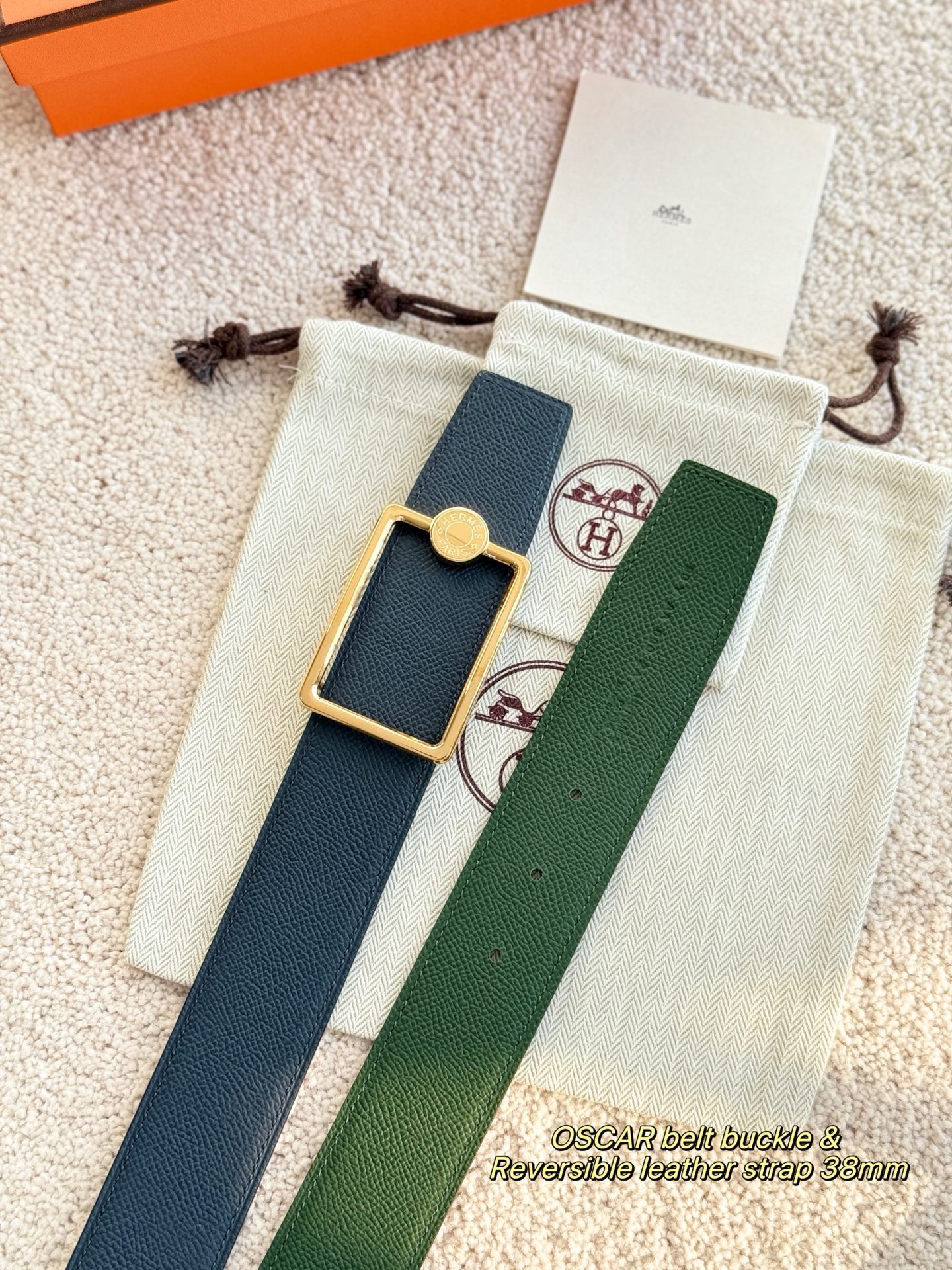 
❤️款 （ Y AA 080 ）OSCAR 搭配双面进口Epsom 皮 宽度38MM 以其精湛工艺高品质材料和经典设计备受推崇 是男士腰带顶级选择 简约大气 适合商务和休闲场合 产品手感细腻 不仅是实用配饰 更是身份与品味的象征 ❤️