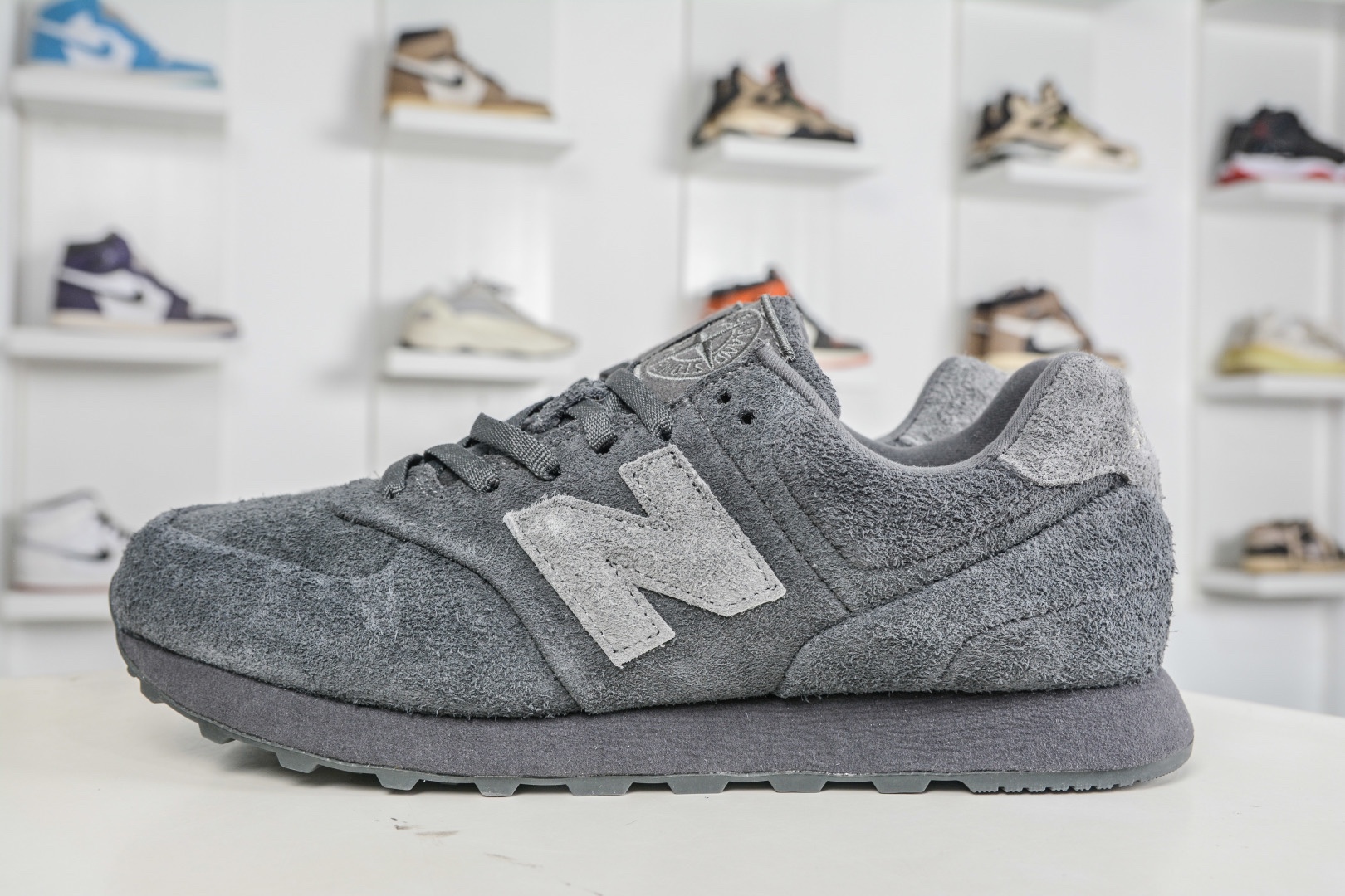 Stone Island x New Balance NB574 石頭島聯名低幫復古慢跑鞋 
貨號：U574BST1
Size：36-45