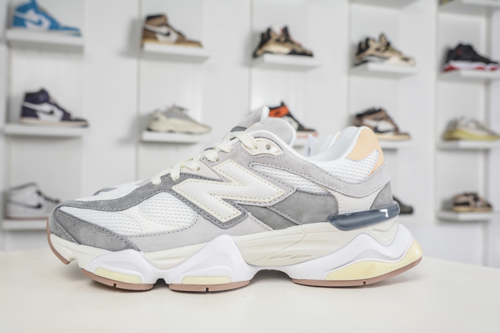 新百倫New Balance NB9060 米灰 U9060AUB 
Size：36 37 37.5 38 38.5 39 40 40.5 41 42 42.5 43 44 45 45.5 46.5