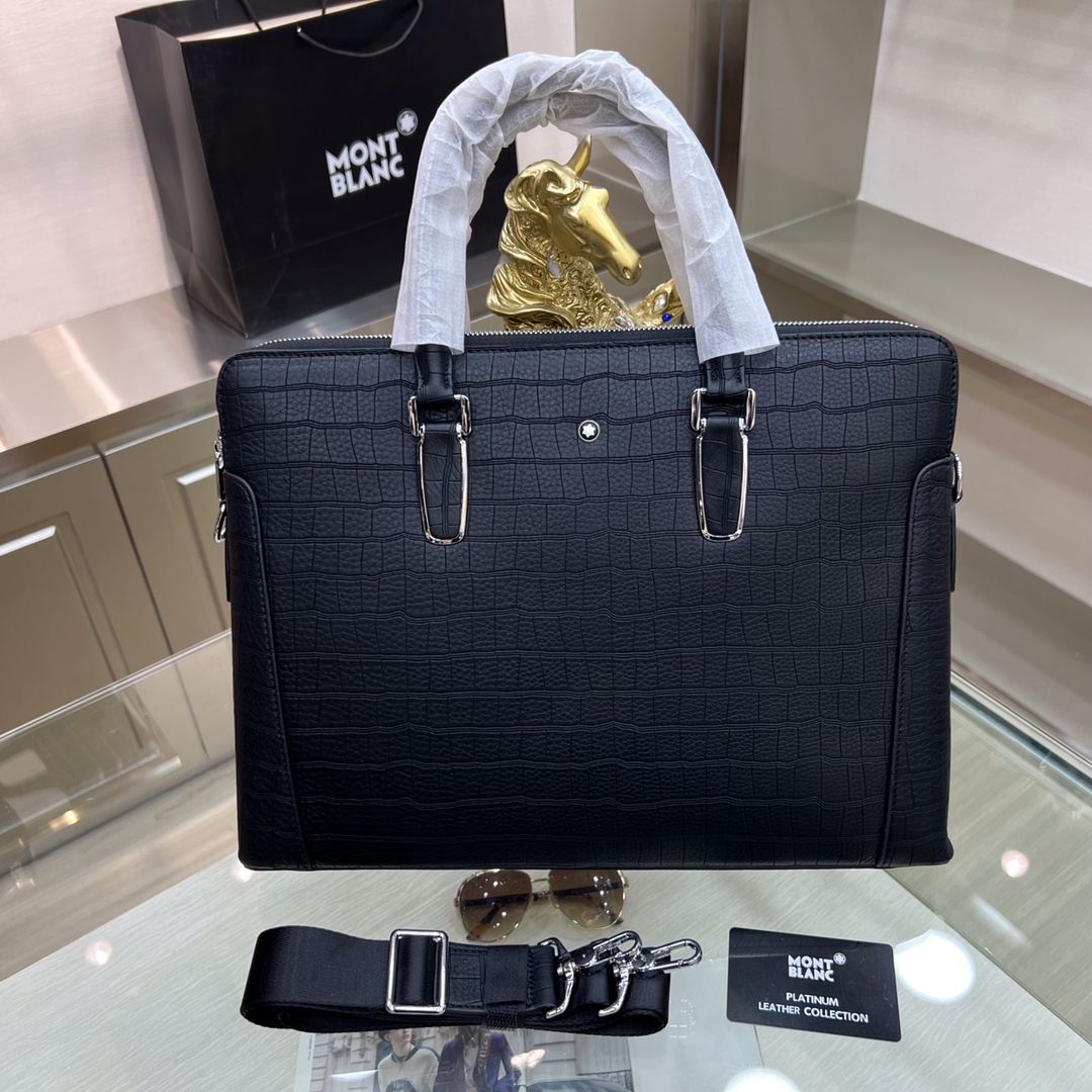 最新款來襲👏👏Montblanc International（萬寶龍）💯💯公文包，進口頂級頭層原版鰐魚紋牛皮  手感舒適 皮質超柔 簡單大氣的logo 高端休閒版型 品質氣質同步而行✅型號：66340-1   尺寸：39-7-28