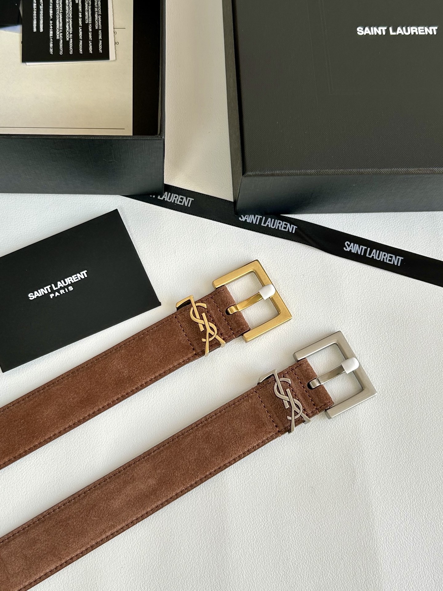 聖羅蘭 女士腰帶，進口小牛皮 配以CASSANDRE 標識腰帶環。古銅色金銀五金可選。精緻優雅的設計，寬度3.0cm