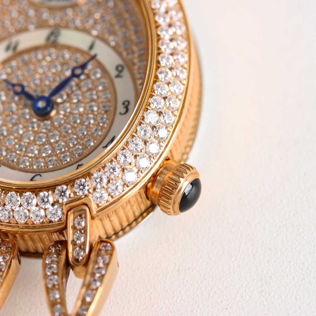 升级版[色]那不勒斯王后系列REINE DE NAPLES[色]高品質女士瑞士石英機芯女表、和機械腕表[色]設計靈感正是來自寶璣大師為那不勒斯王后卡洛琳·繆拉所創制的世界首枚腕表。該系列腕表採用鵝卵形的表殼和機芯，設計獨特，曲線優美，以時尚.優雅的形式表達現代女性的柔美與嫵媚，散髮著濃濃詩意。