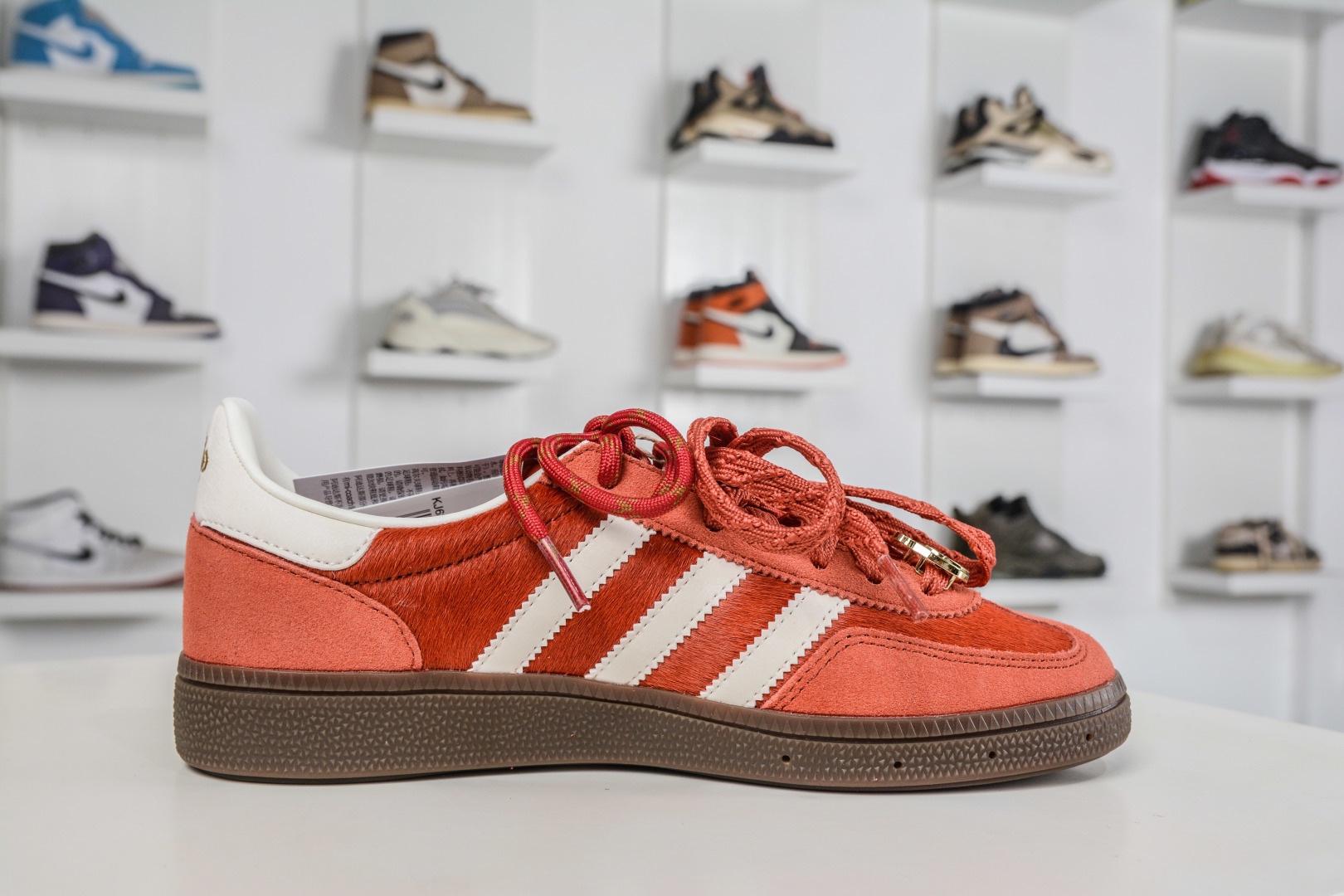 Adidas Handball Spezial 馬年限定 CNY新年款 阿迪達斯經典款 復古休閒板鞋 
貨號:KJ6299
尺碼: 35 36 36.5 37 38 38.5 39 40 40.5 41 42 42.5 43 44 45