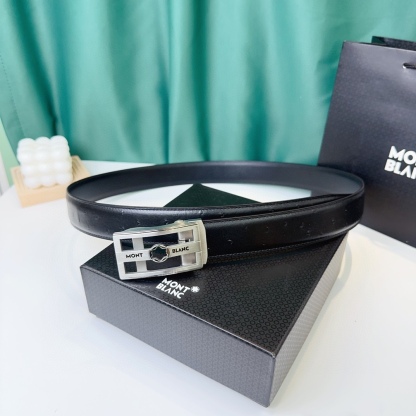 萬寶龍：原單頭層牛皮駝鳥紋面，內襯頭層小牛皮底，搭配原單自動扣，可裁剪的自動帶，此款腰帶面雙採用意大利原定廠制進口牛皮帶身 ，對專版櫃足寬3.5