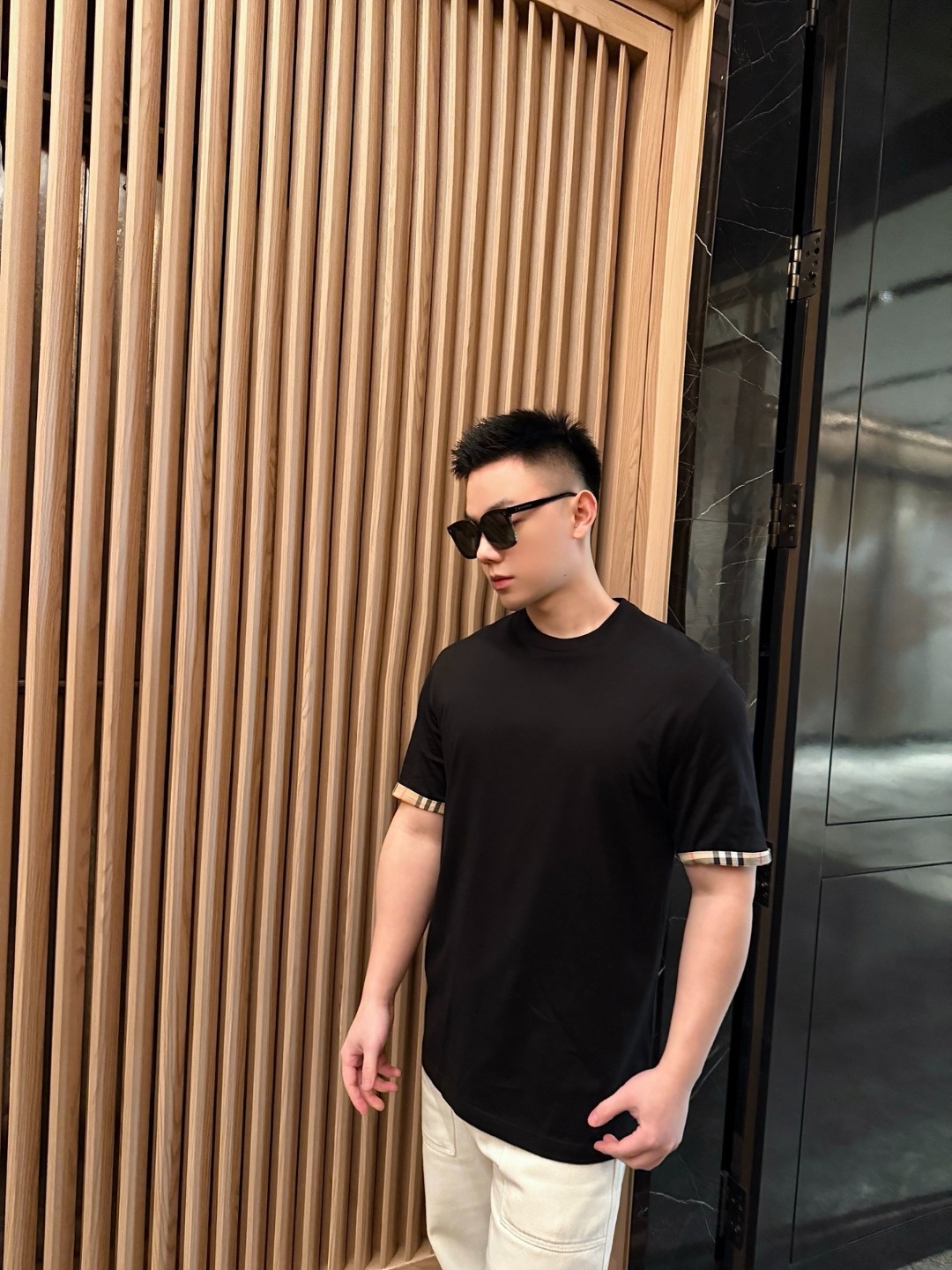 🔝BURBERRY巴寶莉BBR 格紋拼袖短袖T恤
正品購入，50支雙股100%精梳棉170克，2*2精品羅紋210克，面料拼接，面料酵洗，定制1：1商標，合身版型
B Size：S-XL