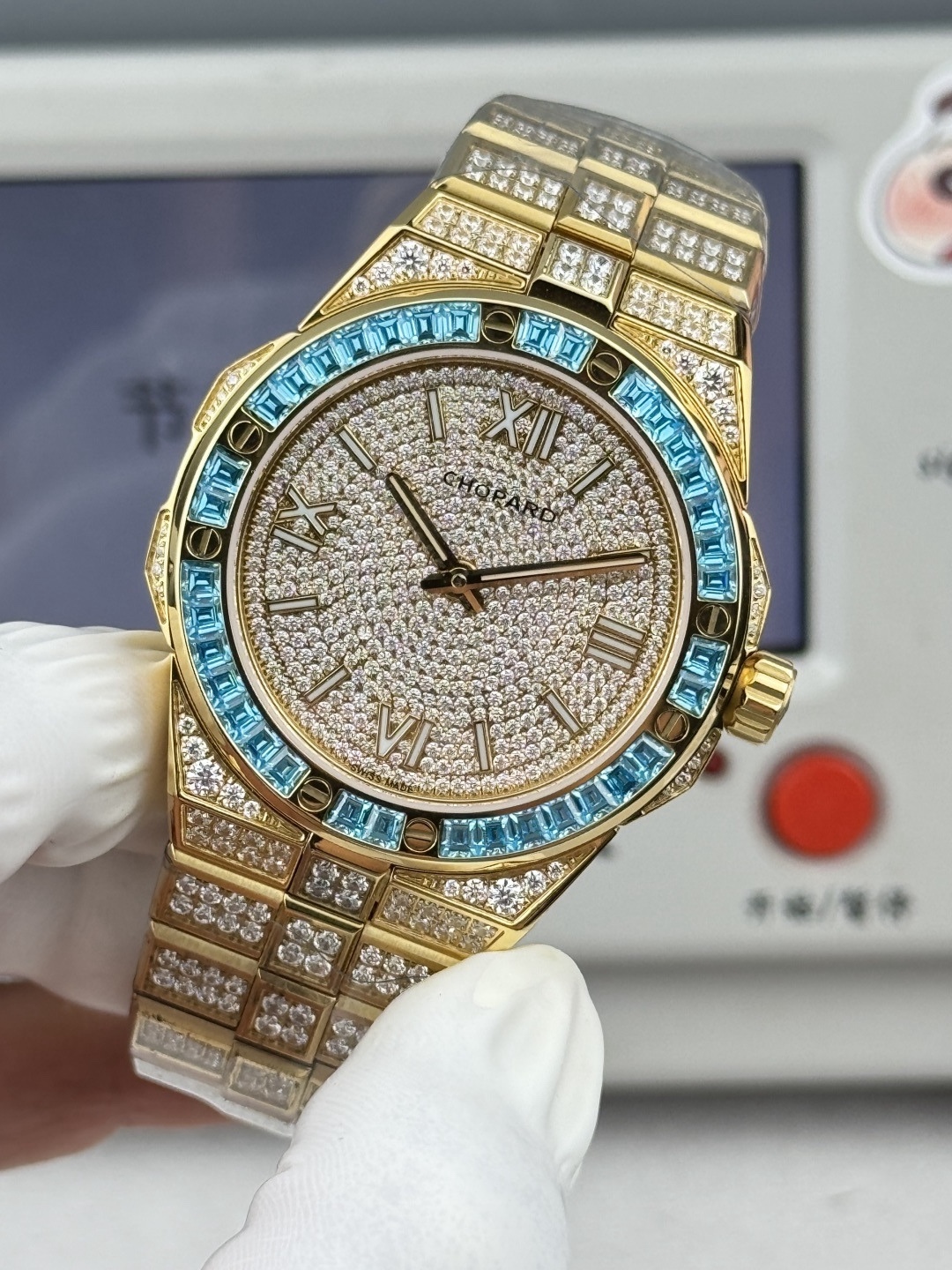 Factory 獨家力作👍
蕭邦AlpineEagle雪山傲翼系列
🌈彩T鑽🌟變色龍🦎滿天星✨限量款及隱藏款首推
如炬目光，比擬暗夜星芒⛰️於山川湖海間🌊洞見紳士願景與磅礡未來👔
尺寸：原裝一致41mmX9.7mm
機芯：9015改Chopard 01.01-c
錶鏈：獨家原版開模金磚型鏈節一體式錶鏈
岩石紋錶盤，鍍銠羅馬數字，時針及分針時標均覆以Super-LumiNova® X1級螢光塗層
致獻當代“雄鷹”，志存高遠之人在日常生活中超邁群倫，其視野啓迪人心、昇華情志。憑借遠見和決心，