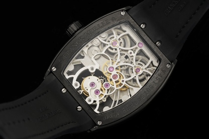 RMS最新款 頂級復刻 法蘭克穆勒V45 Vanguard陀飛輪系列 歷時多年研發機芯 
1 1:1 超級復刻原裝複雜法穆蘭陀飛輪機芯 細節完美到位 打造正品機芯獨具的雙發條盒 超薄工藝 
2超長72小時動力儲存 告別每天手動上鏈 高端玩家的定制款 把頭上鏈30個半圈 發條盒為滿 不需要過度上鏈 
3 千錘百鍊 316L精鋼表殼 超薄表殼 與原裝一致厚度 彎曲弧度 更加貼合手腕 佩戴舒適 
4 純正進口意大利小牛皮 貼合手感品質一流的進口氟橡膠錶帶 與正版全完通用互換
5瑞士工程師 原版機芯拆解 一比一甲