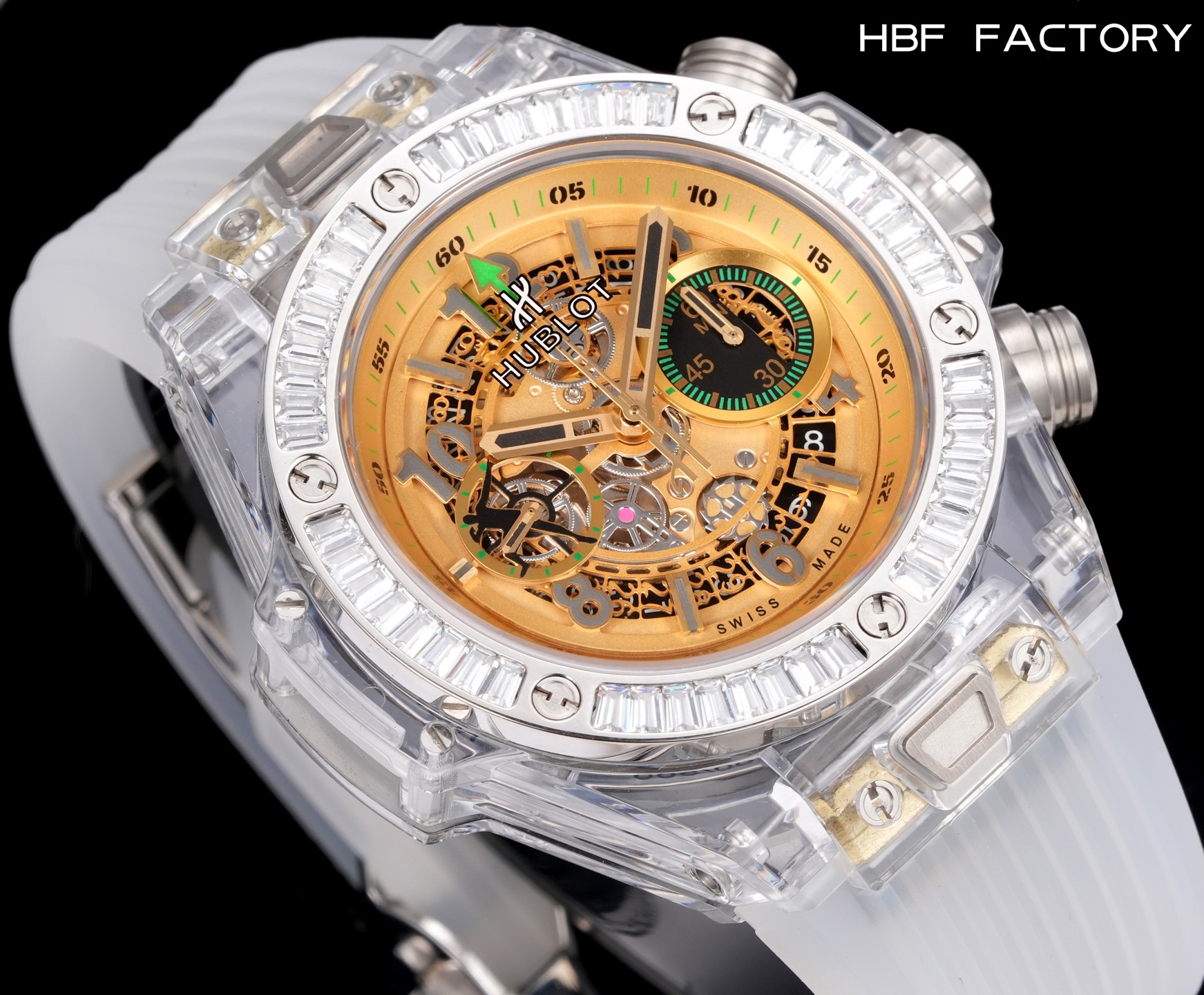 HBF  FACTORY 恆寶HUBLOT 宇舶表年度最佳復刻作品——宇舶BIG BANG系列411.JX.4802.RT“全透明腕表”
【精彩細節】1.還原正品錶盤後龍飛鳳舞的鏤空佈局，2.採用與原裝同樣的丙烯酸有機玻璃極致克隆——完成不可能完成的任務。該材質不僅硬度高，且具有抗鑫腐蝕，耐磨損等卓越物理特性。
【機芯功能】腕表直徑45mm。採用增強版計時7750機芯改原裝HUB.1242型芯，實現所有功能吻合正裝。
【精益求精】全力以赴，層層把關，在保證完美“透視感官”的同時，竭心盡力還原正品