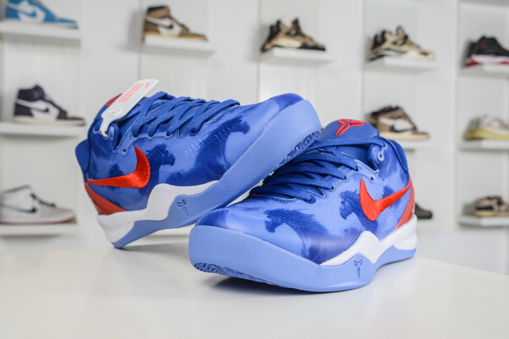 Nike Zoom Kobe VIII 馬年限定 CNY新年款 低幫復刻實戰運動低幫文化籃球鞋 內置元年緩震氣墊 
貨號: HF2793 008
Size：38 38.5 39 40 40.5 41 42 42.5 43 44 44.5 45 46