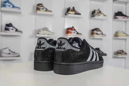 AD Originals Superstar 2 貝殼頭板鞋 
貨號：IH4200
尺碼：35⅓ 36 36⅔ 37⅓ 38 38⅔ 39⅓ 40