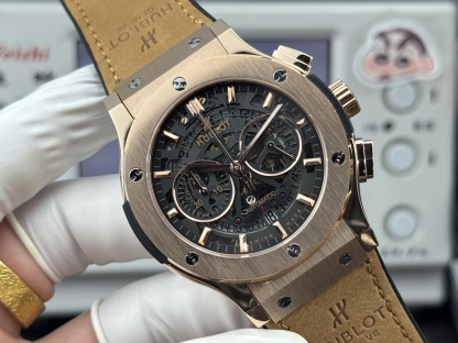 （实拍圖）升級版宇舶hublot恆寶表經典融合CLASSIC FUSION系列，直徑45mm，表殼316L精鋼，耐磨藍寶石玻璃，施華洛世奇鑽石鑲嵌，進口搭載進口7750多巧能計時機芯，還原原裝所有功能，在不同的時空共鳴，如繪畫，如音樂，如時計，獨一無二的HUBLOT最配獨一無二的他，經典融合計時腕表。