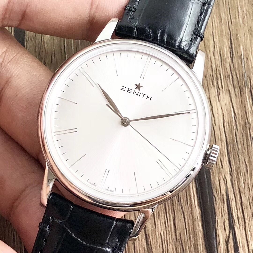 【真力時】菁英系列：一切來得剛剛好！
  機芯：進口9015改制ELITE6150型號-剛剛好
  表殼：原版開模42MM/316L精鋼-剛剛好
  玻璃：弧形雙面防眩處理藍寶石-剛剛好
  字面：字釘鐫刻/鍍銠太陽紋/琢面指針-剛剛好
  皮帶：精選意大利牛皮+膠質底皮-剛剛好
  表扣：原版制動折疊扣-剛剛好
原版開模超級復刻，歷盡兩年時間突破各種工藝難關，到達一切剛剛好的效果！