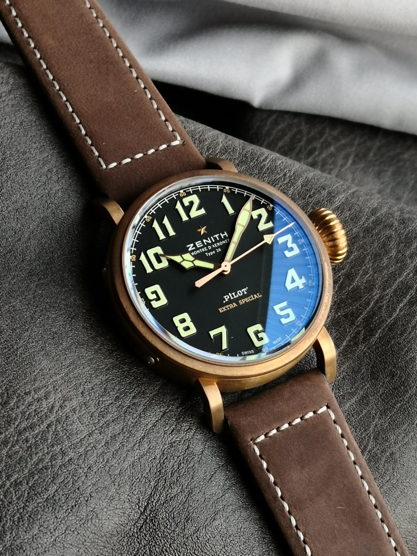 XF限量推薦：真力時飛行員系列29.2430.679/63.1001腕表，青銅表殼，卡其綠色錶盤，9015型自動機械，45毫米。