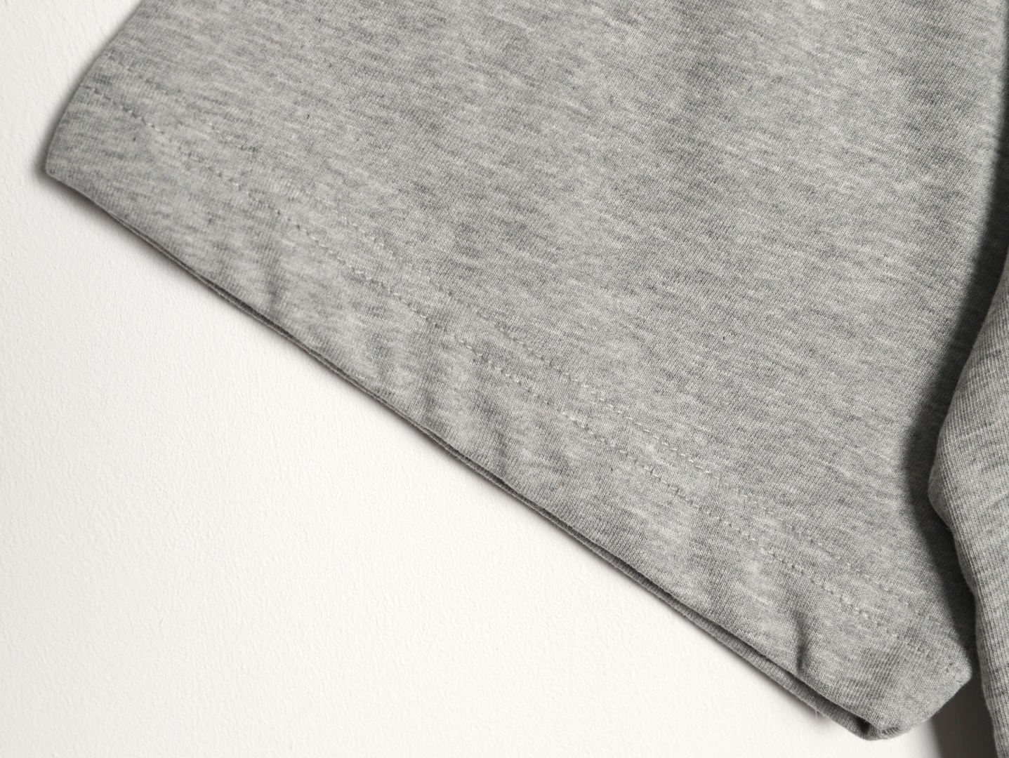 🔝BALENCIAGA巴黎世家BLCG 側邊草體字母短袖T恤
正品購入開發，40支雙紗巴黎棉210克，1*1配套十字羅紋280克，進口刺繡，面料酵洗，定制1：1商標，寬松版型
B Size：S-XL