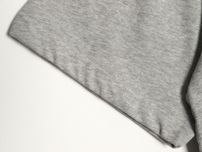 🔝BALENCIAGA巴黎世家BLCG 側邊草體字母短袖T恤
正品購入開發，40支雙紗巴黎棉210克，1*1配套十字羅紋280克，進口刺繡，面料酵洗，定制1：1商標，寬松版型
B Size：S-XL