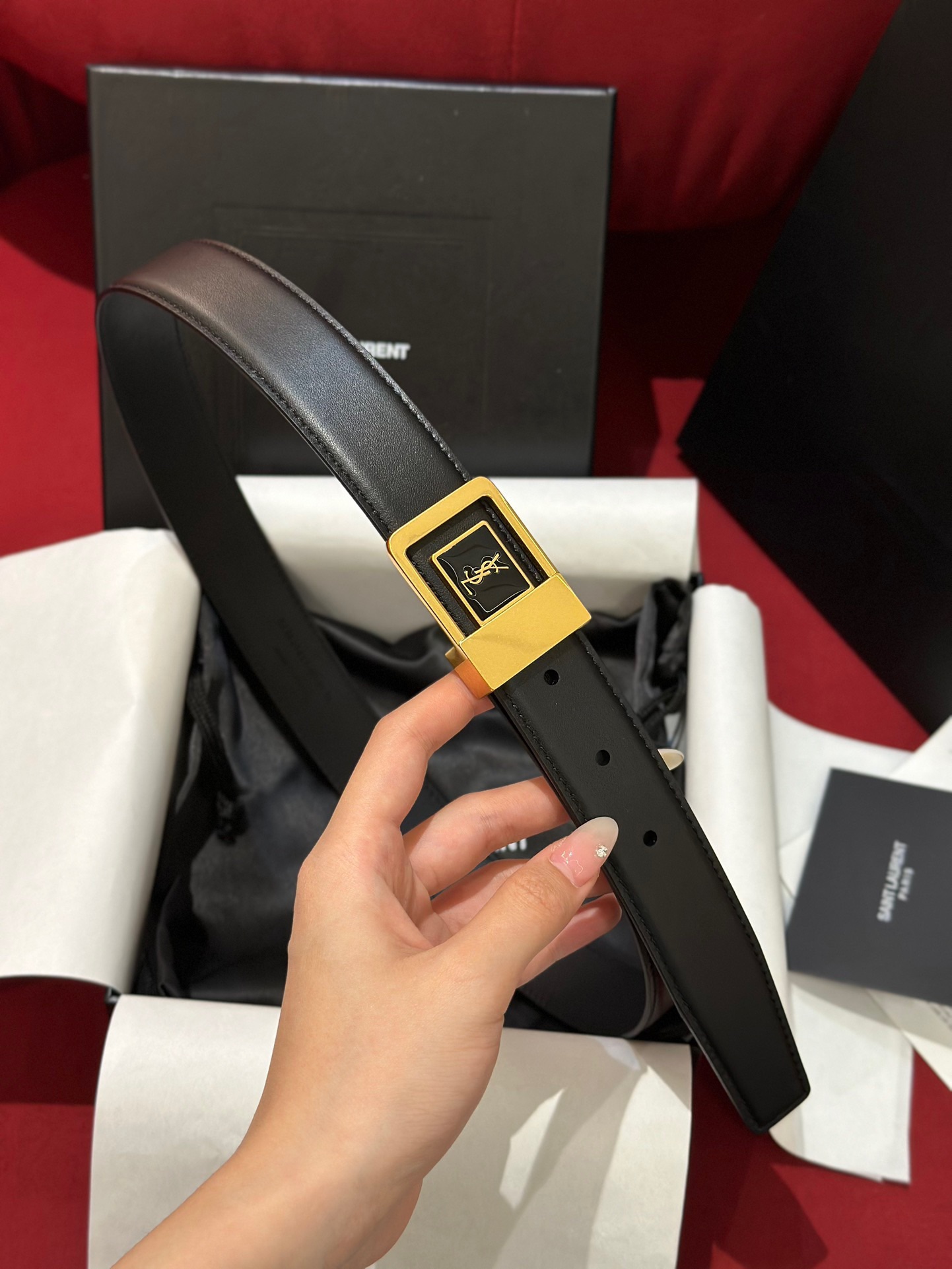 新款YSL，女士腰帶，採用意大利雙面頂級牛皮材質，搭配頂級黃銅扣。寬3.0cm