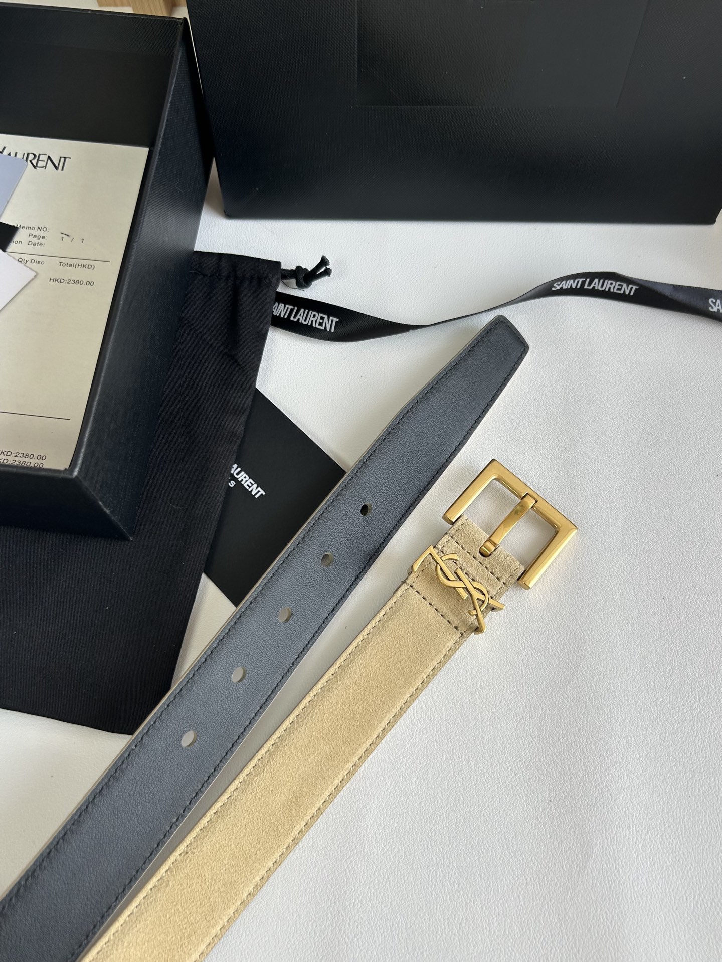 聖羅蘭 女士腰帶，進口小牛皮 配以CASSANDRE 標識腰帶環。古銅色金銀五金可選。精緻優雅的設計，寬度3.0cm