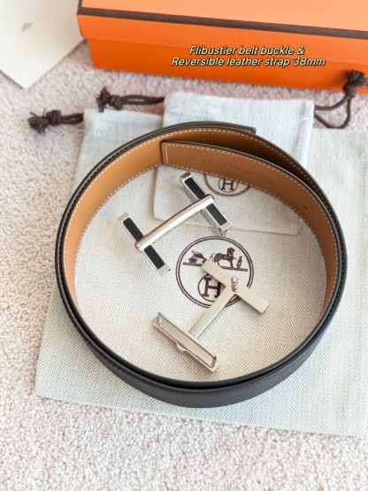 
❤️款 （ Y AA 080 ）Flibustier 精品五金 搭配双面进口 TOGO皮 宽度38MM 以其精湛工艺高品质材料和经典设计备受推崇 是男士腰带顶级选择 简约大气 适合商务和休闲场合 产品手感细腻 不仅是实用配饰 更是身份与品味的象征 ❤️