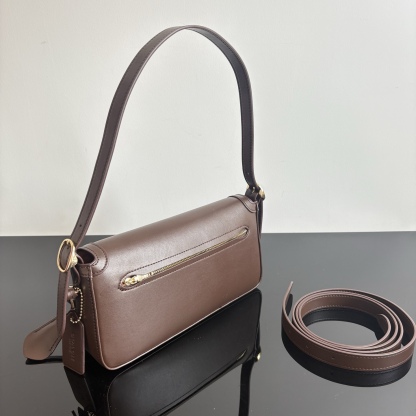 
【新品】COACH/蔻馳奧萊女士ETTA25號翻蓋單肩包腋下包高級通勤 CCV63尺寸25*13.5*6