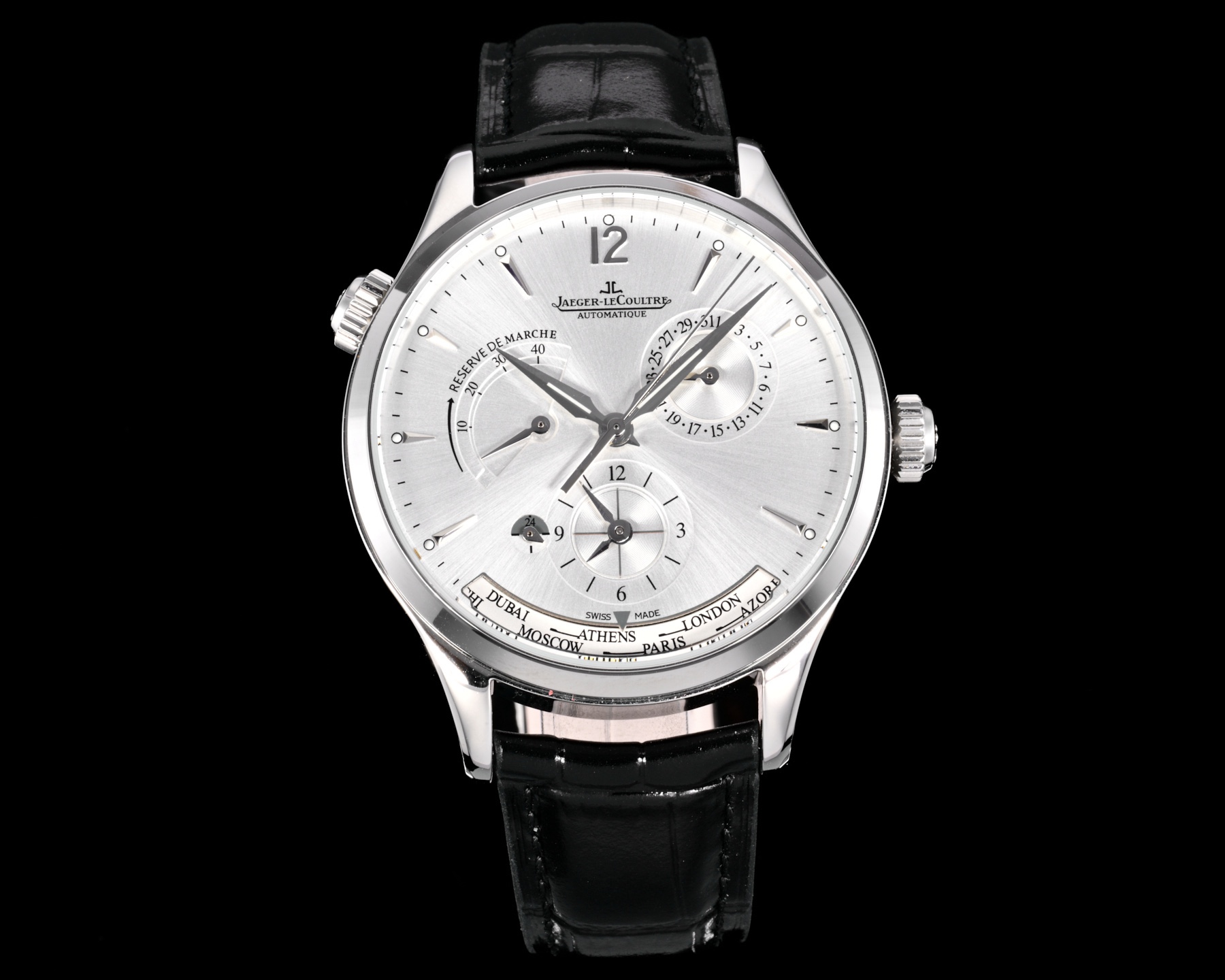 V+ Factory出品
【市場最高版本】JL積家 各路大咖都叫它大醜 其實賦予的是極高贊美 論品味與外觀 在鐘錶界有著舉足輕重的地位 戴出去怎麼都是長臉 各種彰顯品味 Master 地理學家大師系列 Q1428421 復刻版全新升級 多功能腕表 升級Cal.939A機芯 打磨效果更近原裝 升級軸 自動陀為玫金邊 字面紋路清晰 功能：日期顯示 雙時區 動力儲備顯示 316L精鋼  直徑42mm  原裝折疊扣！V+ Factory匠心之作 值得你擁有！