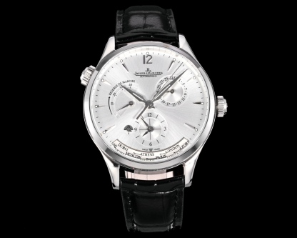 V+ Factory出品
【市場最高版本】JL積家 各路大咖都叫它大醜 其實賦予的是極高贊美 論品味與外觀 在鐘錶界有著舉足輕重的地位 戴出去怎麼都是長臉 各種彰顯品味 Master 地理學家大師系列 Q1428421 復刻版全新升級 多功能腕表 升級Cal.939A機芯 打磨效果更近原裝 升級軸 自動陀為玫金邊 字面紋路清晰 功能：日期顯示 雙時區 動力儲備顯示 316L精鋼  直徑42mm  原裝折疊扣！V+ Factory匠心之作 值得你擁有！