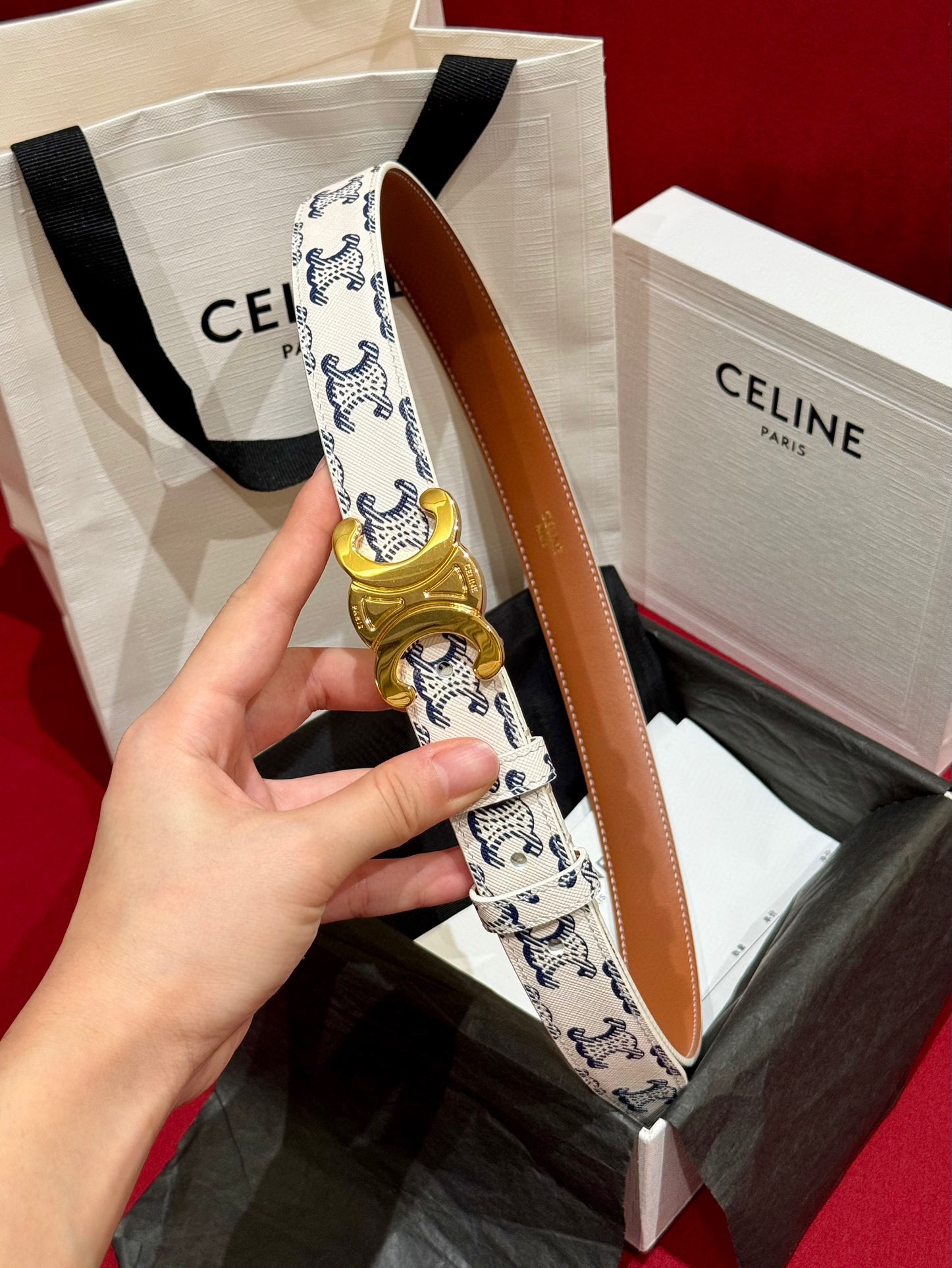 賽琳新款女士凱旋門腰帶
TRIOMPHE 雙面頂級小牛皮腰帶
百搭時尚潮流，寬度2.5cm