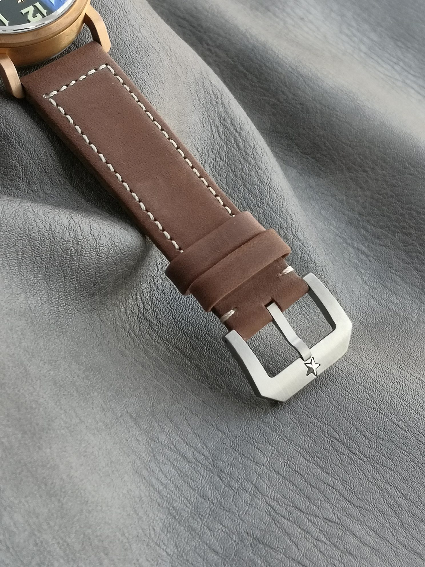 XF限量推薦：真力時飛行員系列29.2430.679/63.1001腕表，青銅表殼，卡其綠色錶盤，9015型自動機械，45毫米。