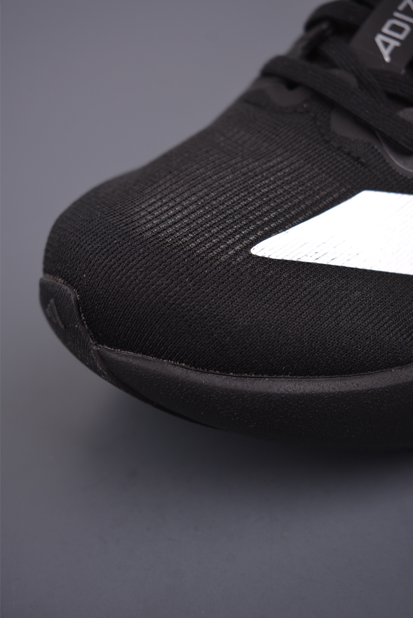 Adidas Adizero Evo SL M
阿迪超輕透氣緩震跑鞋  
官方貨號: KJ13653137
尺碼：39 40 40.5 41 42 42.5 43 44 45 46
