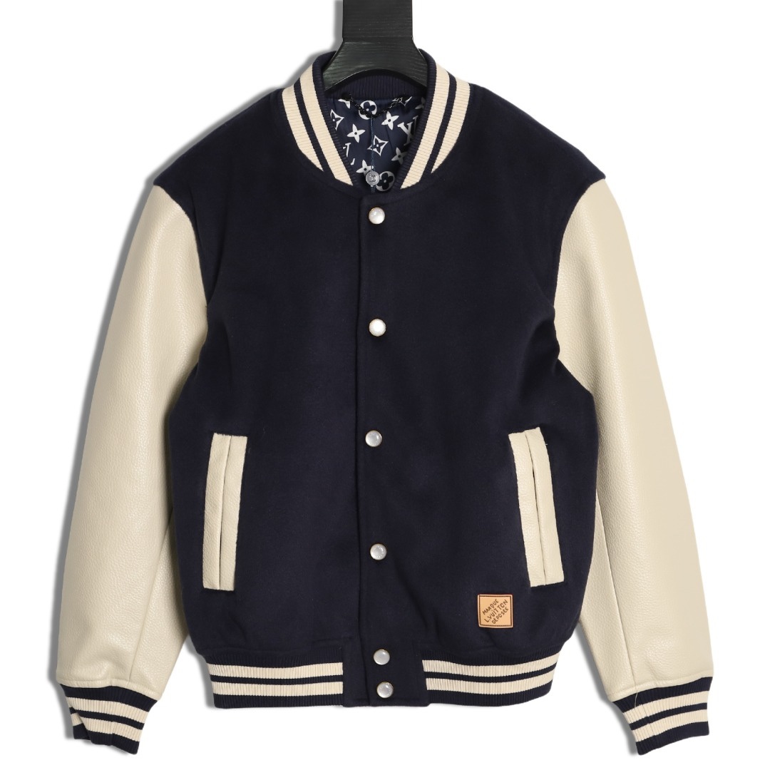 LOUIS VUITTON/路易威登LV 拼色皮袖棒球服外套
對不起讓你們久等了，拿到正品就開始張羅這件衣服所有的事情！
單單面料來講我就定做了一個多月，顏色成分一比一的還原！面料成分有%65的羊毛，%15天然絲%10的氨綸%10絨⚠️混合定織而成，總的克重有900多克！還有最為關鍵的是它的色牢度，絕對不會褪色！袖子用的澳洲進口小牛皮，加工定型，上色，水洗，紋路保留了原有的顆粒結構！厚實飽滿圓潤！
刺繡使用進口毛巾繡機器，先把每個圖案繡在毛詹上，在用紅外線激光雕刻出來，再有縫紉機進行固定，