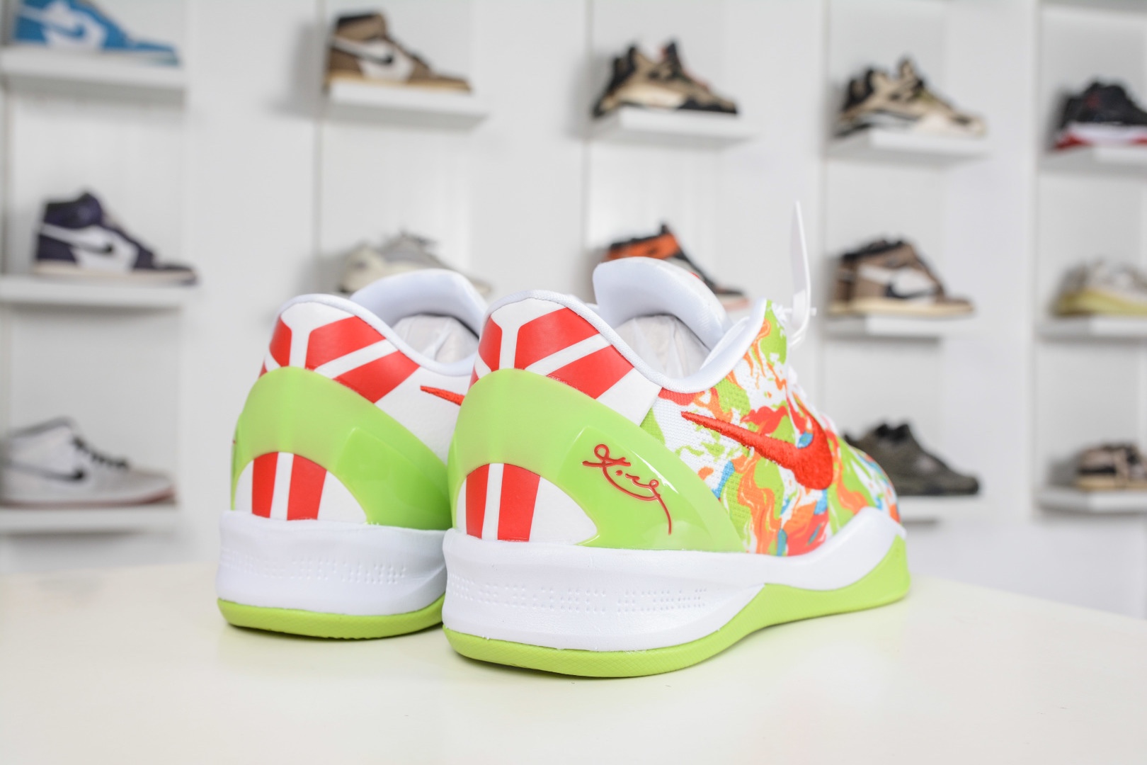 Nike Zoom Kobe VIII 馬年限定 CNY新年款 低幫復刻實戰運動低幫文化籃球鞋 內置元年緩震氣墊 
貨號: HF2793 007
Size：38 38.5 39 40 40.5 41 42 42.5 43 44 44.5 45 46