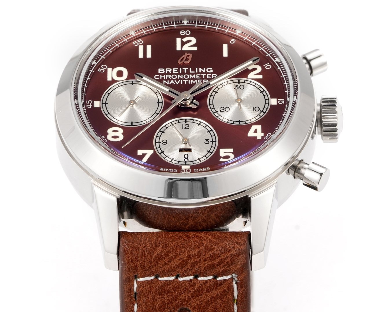 
百年靈新品 BN9 越洋系列AB015212.BF26743P.A20BA.1  材質： 316L精鋼直徑： 41毫米厚度： 13.65毫米 表鏡： 鍋蓋弧面藍寶石，雙面防眩處理表底： 旋入式精鋼，透明藍寶石表冠： 非旋入式，雙密封墊機芯：7750機芯 復刻首選 精緻推薦男士多功能機械腕表 ，精心打造超真實實物圖拍攝。