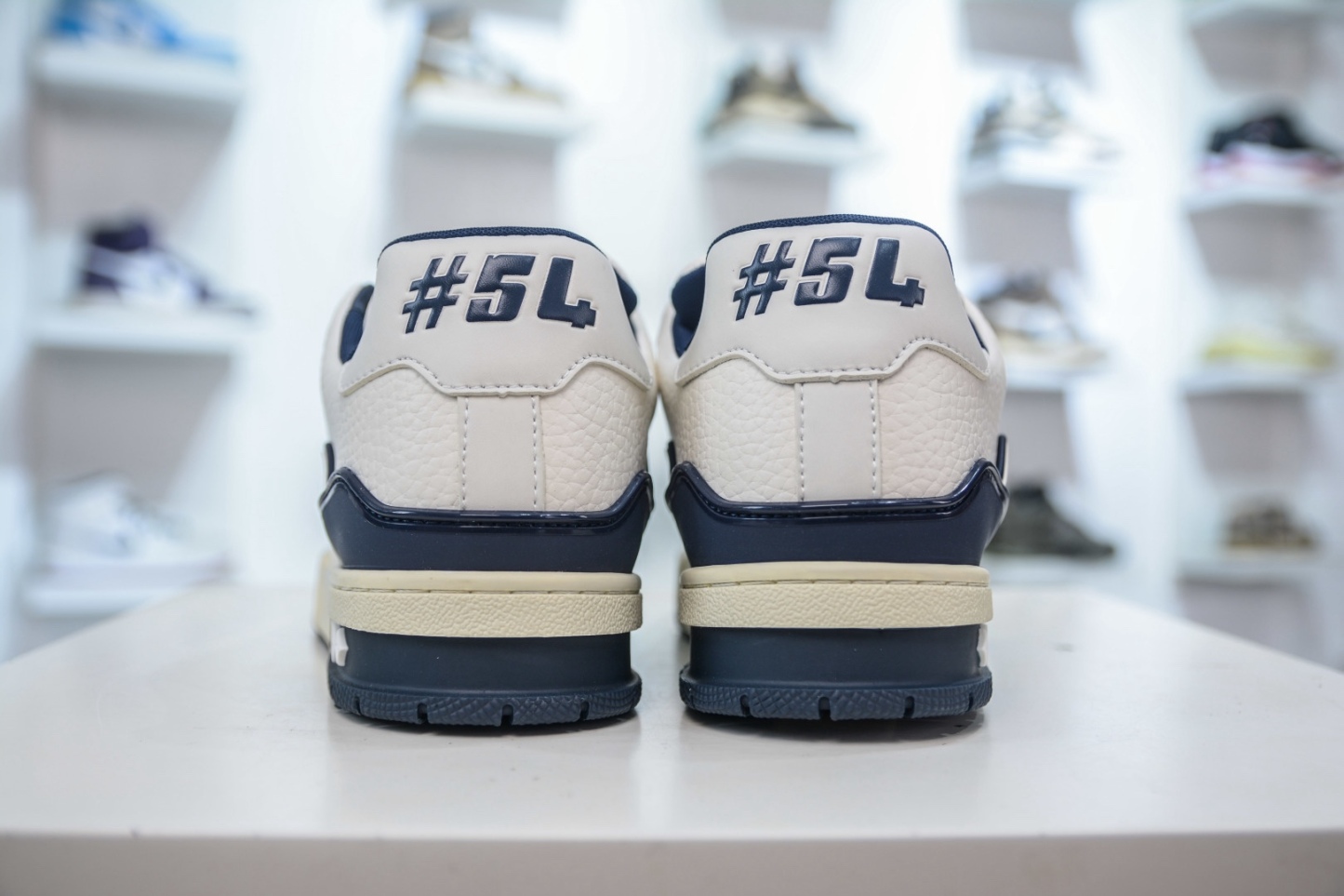 Louis Vuitton Trainer lv時裝走秀運動鞋板鞋 SIZE：36 37 38 39 40 41 42 43 44 45