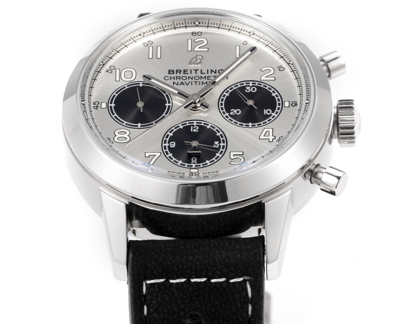 
百年靈新品 BN9 越洋系列AB015212.BF26743P.A20BA.1  材質： 316L精鋼直徑： 41毫米厚度： 13.65毫米 表鏡： 鍋蓋弧面藍寶石，雙面防眩處理表底： 旋入式精鋼，透明藍寶石表冠： 非旋入式，雙密封墊機芯：7750機芯 復刻首選 精緻推薦男士多功能機械腕表 ，精心打造超真實實物圖拍攝。